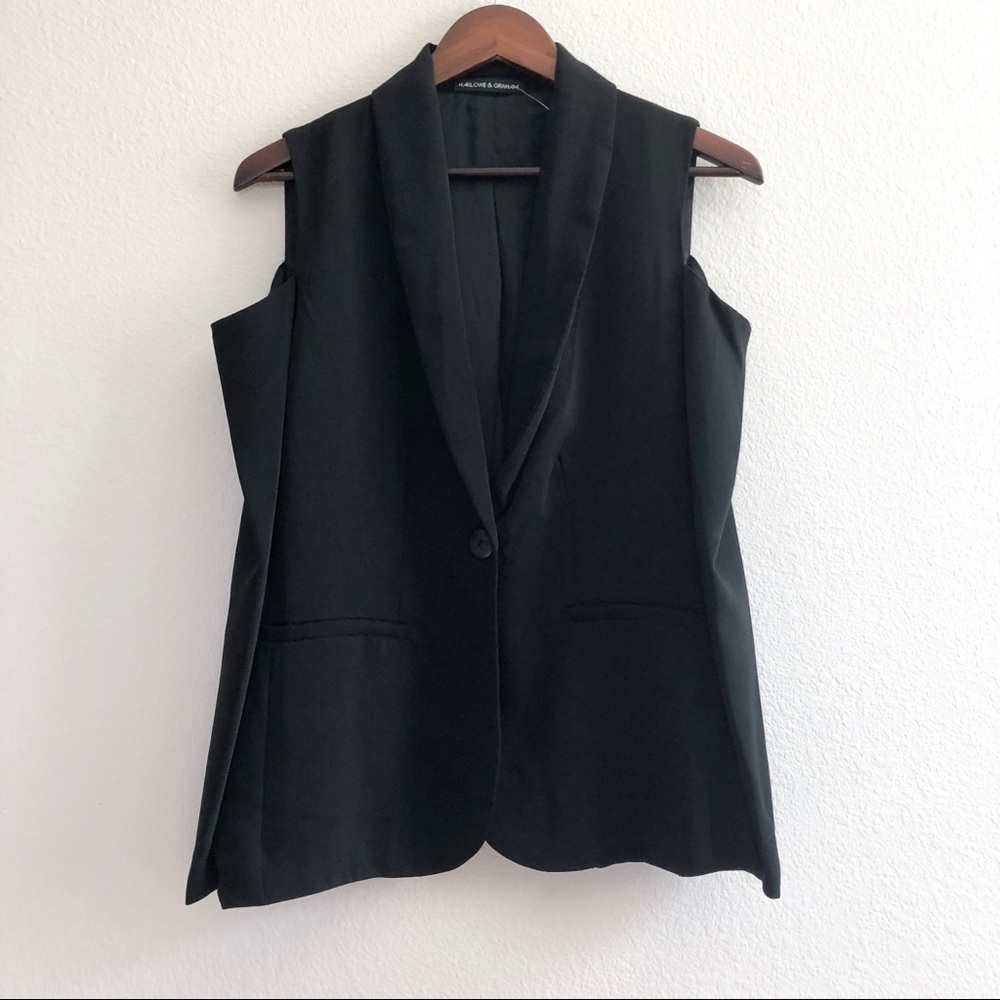Harlow & Graham “Could Shoulder” Blazer